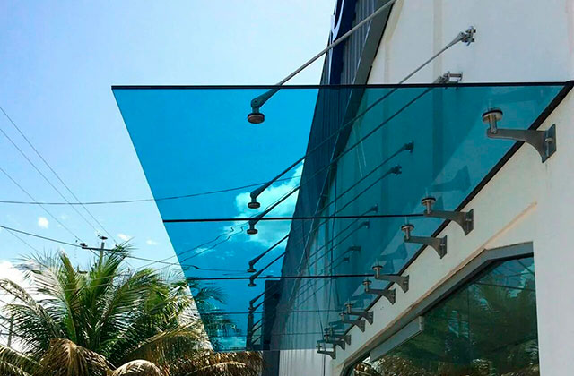 Стеклянные козырьки