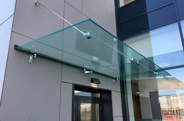 Стеклянные козырьки