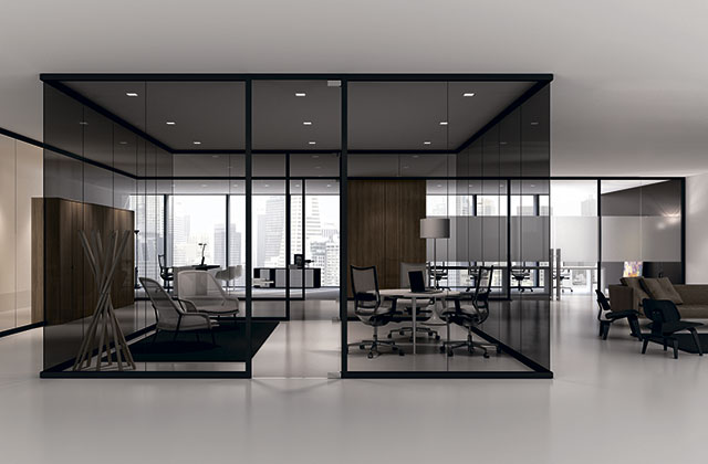 Стеклянные перегородки и витражи