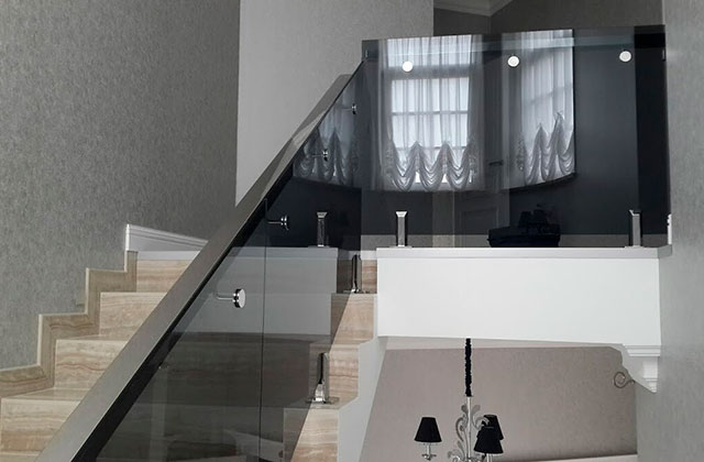 Стеклянные перила