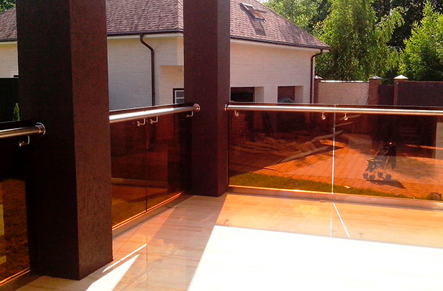 Стеклянные перила