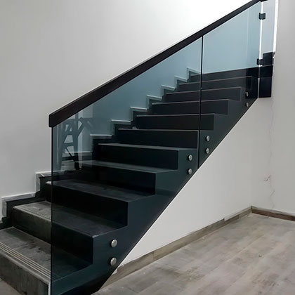 Стеклянные перила